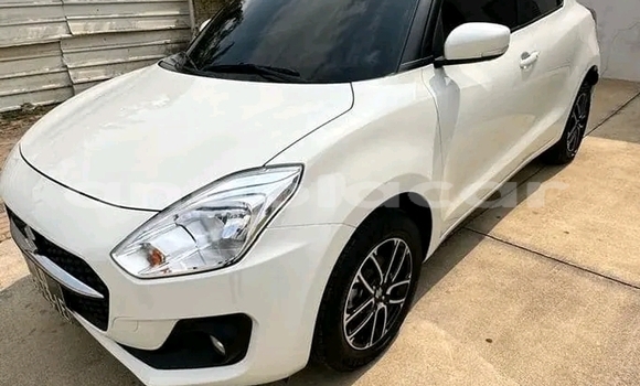 Comprar Usado Suzuki Swift Branco Carro em Luanda em Luanda Province Comprar Usado Suzuki Swift Branco Carro em Luanda em Luanda Province