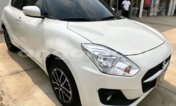 Buy Used Suzuki Swift White Car in Luanda in Luanda Province Buy Used Suzuki Swift White Car in Luanda in Luanda Province