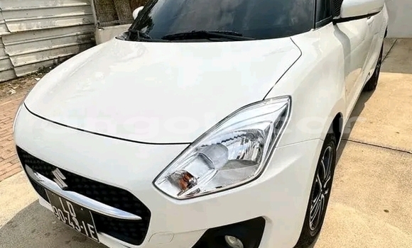 Buy Used Suzuki Swift White Car in Luanda in Luanda Province Buy Used Suzuki Swift White Car in Luanda in Luanda Province
