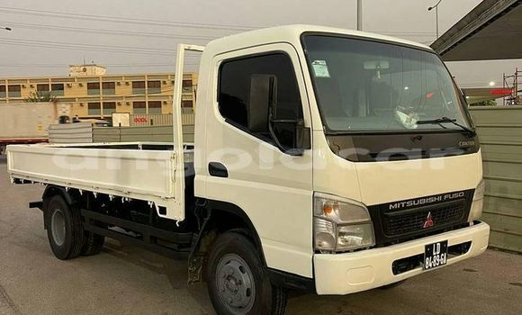 Buy Used Mitsubishi L400 White Truck in Cabinda in Cabinda Buy Used Mitsubishi L400 White Truck in Cabinda in Cabinda