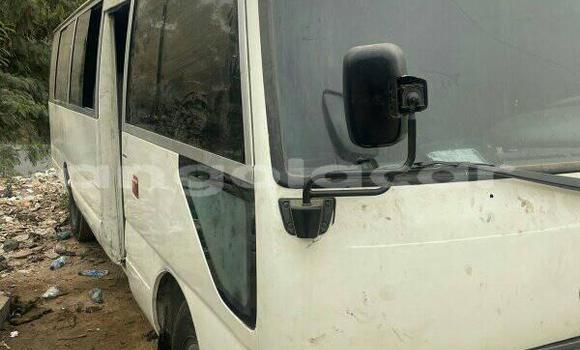 Acheter Occasion Voiture Toyota Coaster Blanc à Camacupa, Bie Acheter Occasion Voiture Toyota Coaster Blanc à Camacupa, Bie