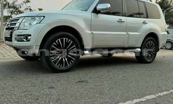 Buy Used Mitsubishi Pajero White Car in Caluquembe in Huila Buy Used Mitsubishi Pajero White Car in Caluquembe in Huila