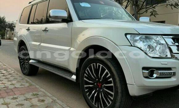 Buy Used Mitsubishi Pajero White Car in Caluquembe in Huila Buy Used Mitsubishi Pajero White Car in Caluquembe in Huila