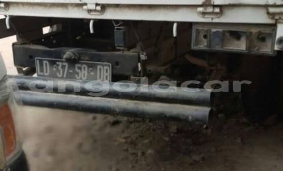 Comprar Usado Mitsubishi Carisma Branco Carro em Caconda em Huila Comprar Usado Mitsubishi Carisma Branco Carro em Caconda em Huila