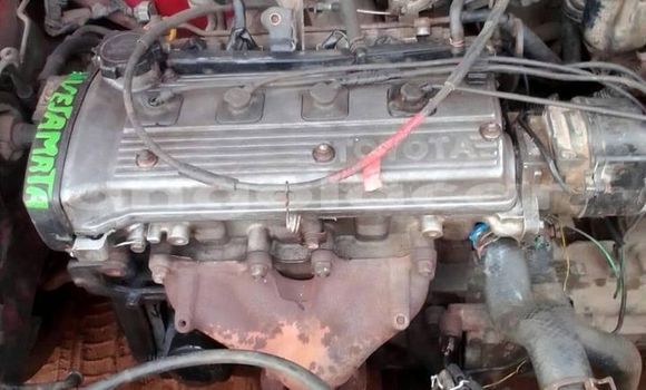 Comprar Usado Toyota Ractis Vermelho Carro em Caluquembe em Huila Comprar Usado Toyota Ractis Vermelho Carro em Caluquembe em Huila