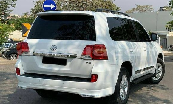 Buy Used Toyota Land Cruiser White Car in Camacupa in Bie Buy Used Toyota Land Cruiser White Car in Camacupa in Bie