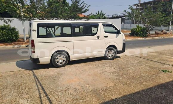 Acheter Occasion Voiture Toyota Hiace Blanc à Camabatela, Uige Acheter Occasion Voiture Toyota Hiace Blanc à Camabatela, Uige