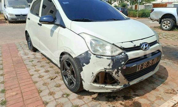 Comprar Usado Hyundai i10 Branco Carro em Caluquembe em Huila Comprar Usado Hyundai i10 Branco Carro em Caluquembe em Huila