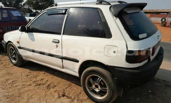 Acheter Occasion Voiture Toyota Starlet Blanc à Caluquembe, Huila Acheter Occasion Voiture Toyota Starlet Blanc à Caluquembe, Huila