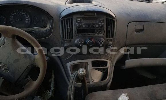 Buy Used Hyundai H1 White Car in Caconda in Huila Buy Used Hyundai H1 White Car in Caconda in Huila