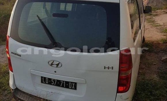 Buy Used Hyundai H1 White Car in Caconda in Huila Buy Used Hyundai H1 White Car in Caconda in Huila