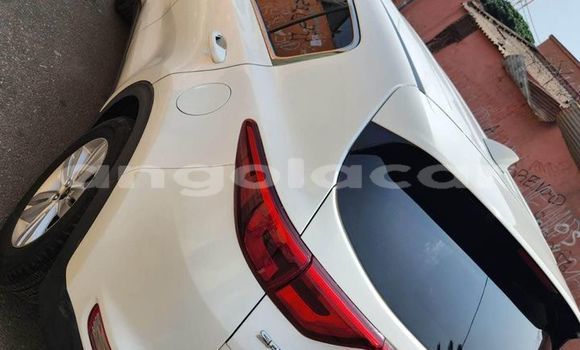 Buy Used Kia Sportage White Car in Caluquembe in Huila Buy Used Kia Sportage White Car in Caluquembe in Huila