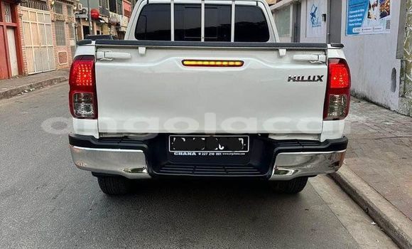 Acheter Occasion Voiture Toyota Hilux Blanc à Caluquembe, Huila Acheter Occasion Voiture Toyota Hilux Blanc à Caluquembe, Huila