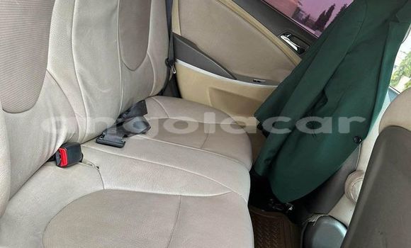 Buy Used Hyundai Accent Red Car in Camacupa in Bie Buy Used Hyundai Accent Red Car in Camacupa in Bie