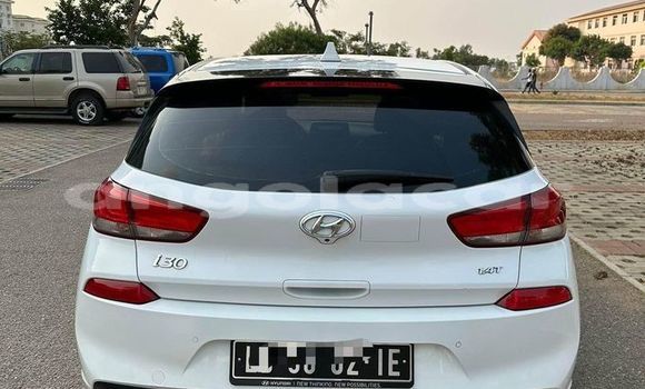 Acheter Occasion Voiture Hyundai i30 Blanc à Camabatela, Uige Acheter Occasion Voiture Hyundai i30 Blanc à Camabatela, Uige
