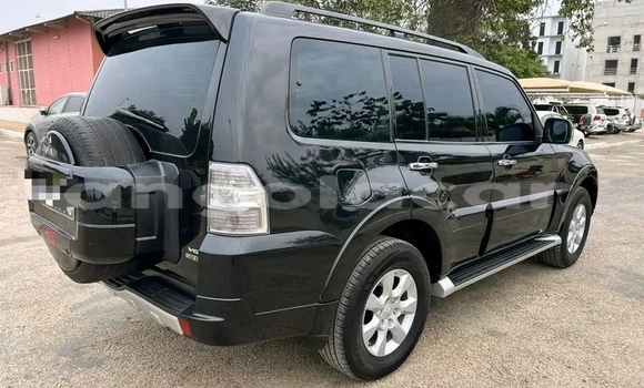 Comprar Usado Mitsubishi Pajero Vermelho Carro em Luanda em Luanda Province Comprar Usado Mitsubishi Pajero Vermelho Carro em Luanda em Luanda Province