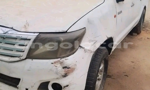 Buy Used Toyota Hilux White Car in Luanda in Luanda Province Buy Used Toyota Hilux White Car in Luanda in Luanda Province