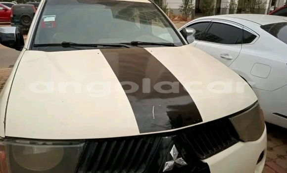 Comprar Usado Mitsubishi L200 Branco Carro em Luanda em Luanda Province Comprar Usado Mitsubishi L200 Branco Carro em Luanda em Luanda Province