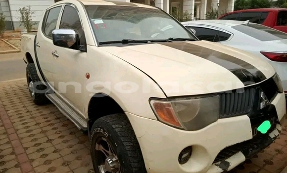 Comprar Usado Mitsubishi L200 Branco Carro em Luanda em Luanda Province Comprar Usado Mitsubishi L200 Branco Carro em Luanda em Luanda Province