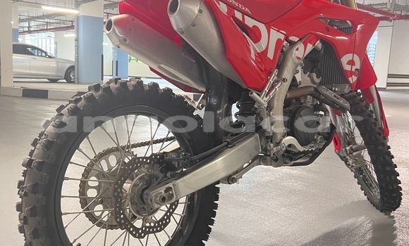 Comprar Usado Honda CRF Vermelho Moto em Luanda em Luanda Province