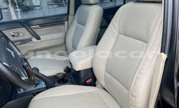 Buy Used Mitsubishi Pajero Silver Car in Luanda in Luanda Province Buy Used Mitsubishi Pajero Silver Car in Luanda in Luanda Province
