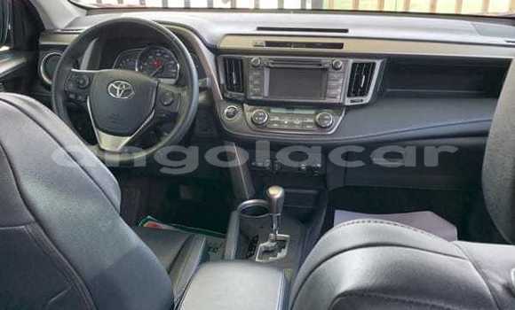 Comprar Usado Toyota RAV4 Vermelho Carro em Luanda em Luanda Province Comprar Usado Toyota RAV4 Vermelho Carro em Luanda em Luanda Province