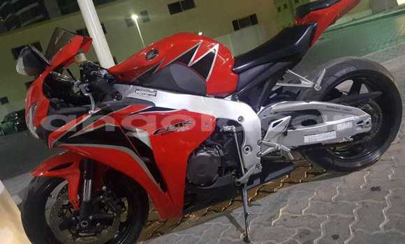 Comprar Usado Honda CBR 1000 RR Vermelho Moto em Luanda em Luanda Province