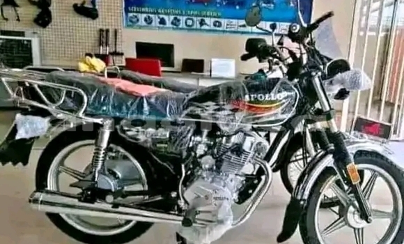 Comprar Usado Bajaj Qute Vermelho Carro em Luanda em Luanda Province Comprar Usado Bajaj Qute Vermelho Carro em Luanda em Luanda Province