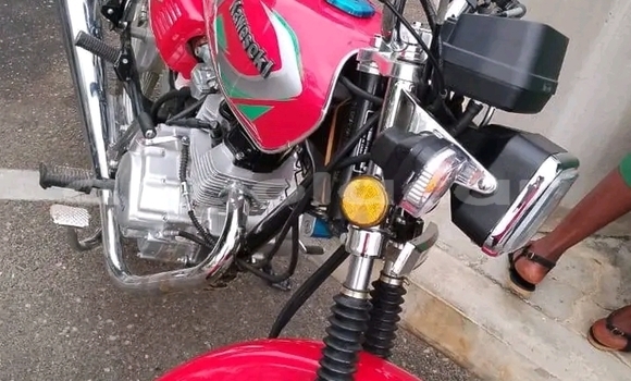 Comprar Usado Bajaj Qute Vermelho Carro em Luanda em Luanda Province Comprar Usado Bajaj Qute Vermelho Carro em Luanda em Luanda Province