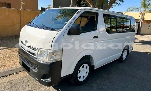 Comprar Usado Toyota Hiace Branco Carro em Luanda em Luanda Province