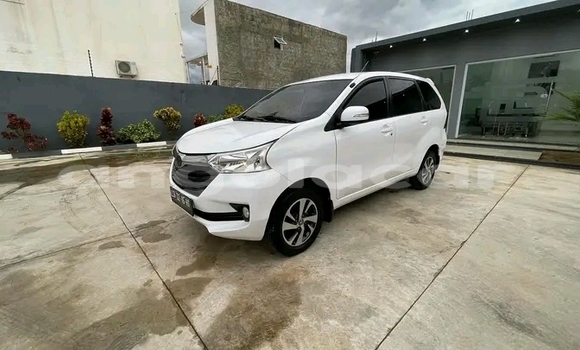 Comprar Usado Toyota Avanza Branco Carro em Luanda em Luanda Province Comprar Usado Toyota Avanza Branco Carro em Luanda em Luanda Province