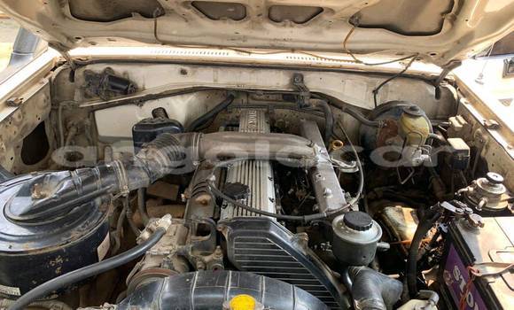 Comprar Usado Toyota Land Cruiser Branco Carro em Camabatela em Uige Comprar Usado Toyota Land Cruiser Branco Carro em Camabatela em Uige