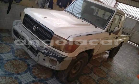 Comprar Usado Toyota Land Cruiser Branco Carro em Camabatela em Uige Comprar Usado Toyota Land Cruiser Branco Carro em Camabatela em Uige