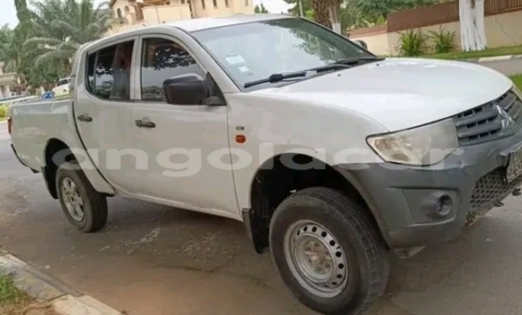 Comprar Usado Mitsubishi L200 Branco Carro em Huambo em Huambo Comprar Usado Mitsubishi L200 Branco Carro em Huambo em Huambo
