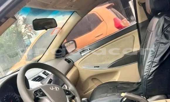 Comprar Usado Hyundai Accent Outro Carro em Luanda em Luanda Province