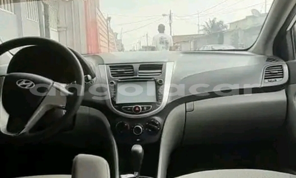 Comprar Usado Hyundai Accent Branco Carro em Lucapa em Lunda Norte Province Comprar Usado Hyundai Accent Branco Carro em Lucapa em Lunda Norte Province