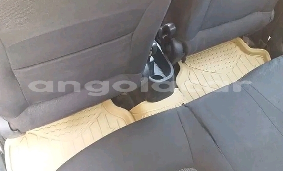 Buy Used Hyundai i10 White Car in Camabatela in Uige Buy Used Hyundai i10 White Car in Camabatela in Uige