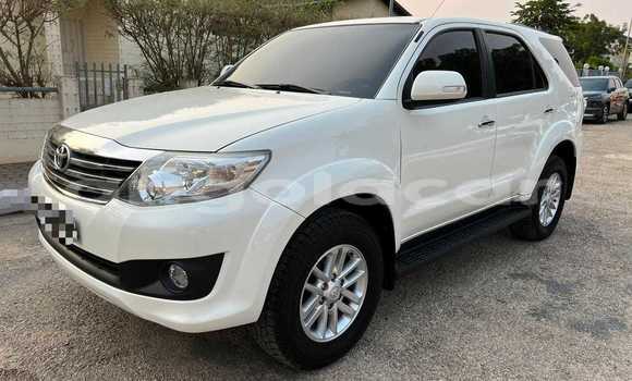 Comprar Usado Toyota Fortuner Branco Carro em Caconda em Huila Comprar Usado Toyota Fortuner Branco Carro em Caconda em Huila