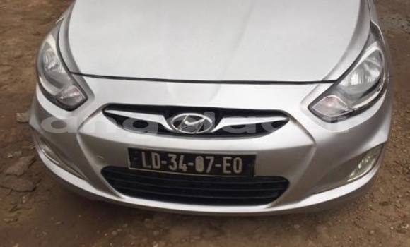 Acheter Occasion Voiture Hyundai Accent Gris à Luanda, Province de Luanda