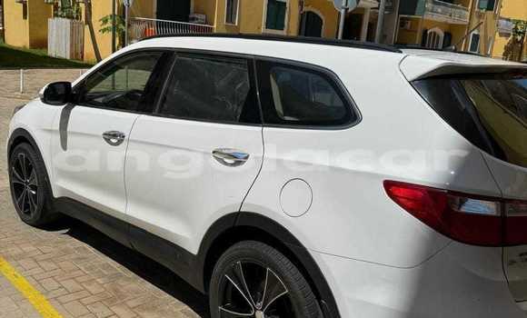 Buy Used Hyundai Santa Fe White Car in Caconda in Huila Buy Used Hyundai Santa Fe White Car in Caconda in Huila