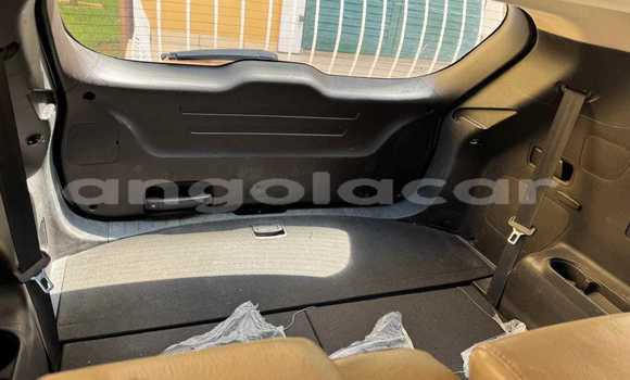 Buy Used Hyundai Santa Fe White Car in Caconda in Huila Buy Used Hyundai Santa Fe White Car in Caconda in Huila