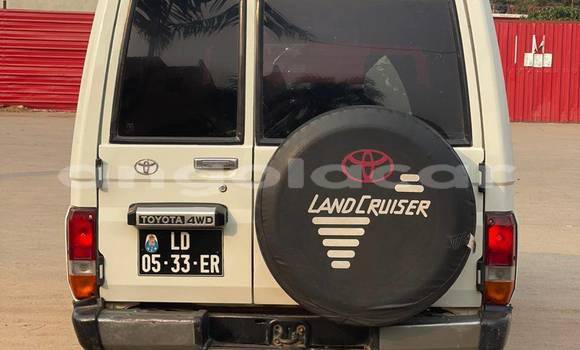Acheter Occasion Voiture Toyota Land Cruiser Blanc à Caluquembe, Huila Acheter Occasion Voiture Toyota Land Cruiser Blanc à Caluquembe, Huila