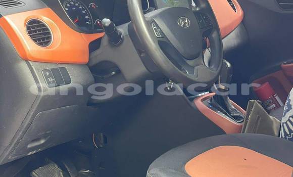 Acheter Occasion Voiture Hyundai i10 Rouge à Camabatela, Uige Acheter Occasion Voiture Hyundai i10 Rouge à Camabatela, Uige