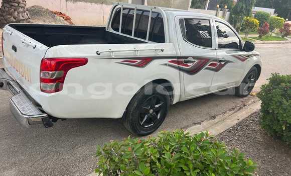 Acheter Occasion Voiture Mitsubishi L200 Blanc à Caconda, Huila Acheter Occasion Voiture Mitsubishi L200 Blanc à Caconda, Huila