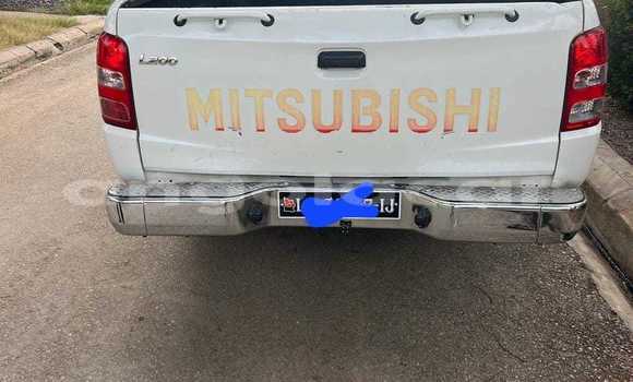 Acheter Occasion Voiture Mitsubishi L200 Blanc à Caconda, Huila Acheter Occasion Voiture Mitsubishi L200 Blanc à Caconda, Huila