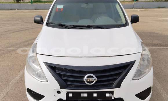 Comprar Usado Nissan Sunny Branco Carro em Caluquembe em Huila