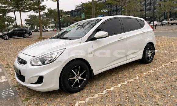 Acheter Occasion Voiture Hyundai Accent Blanc à Luanda, Province de Luanda Acheter Occasion Voiture Hyundai Accent Blanc à Luanda, Province de Luanda