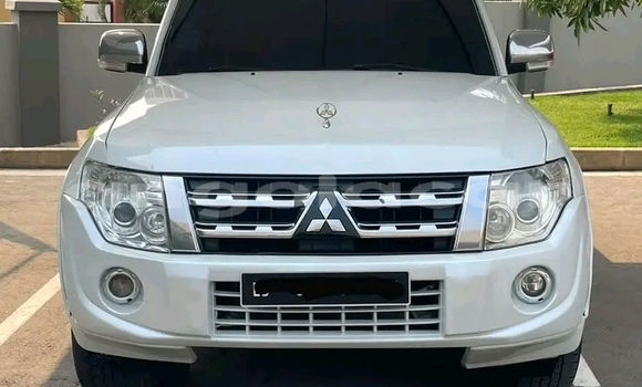 Acheter Occasion Voiture Mitsubishi Pajero Gris à Luanda, Province de Luanda Acheter Occasion Voiture Mitsubishi Pajero Gris à Luanda, Province de Luanda