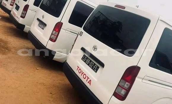 Comprar Usado Toyota Hiace Branco Carro em Luanda em Luanda Province Comprar Usado Toyota Hiace Branco Carro em Luanda em Luanda Province