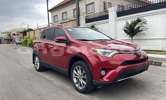 Acheter Occasion Voiture Toyota RAV4 Rouge à Luanda, Province de Luanda Acheter Occasion Voiture Toyota RAV4 Rouge à Luanda, Province de Luanda